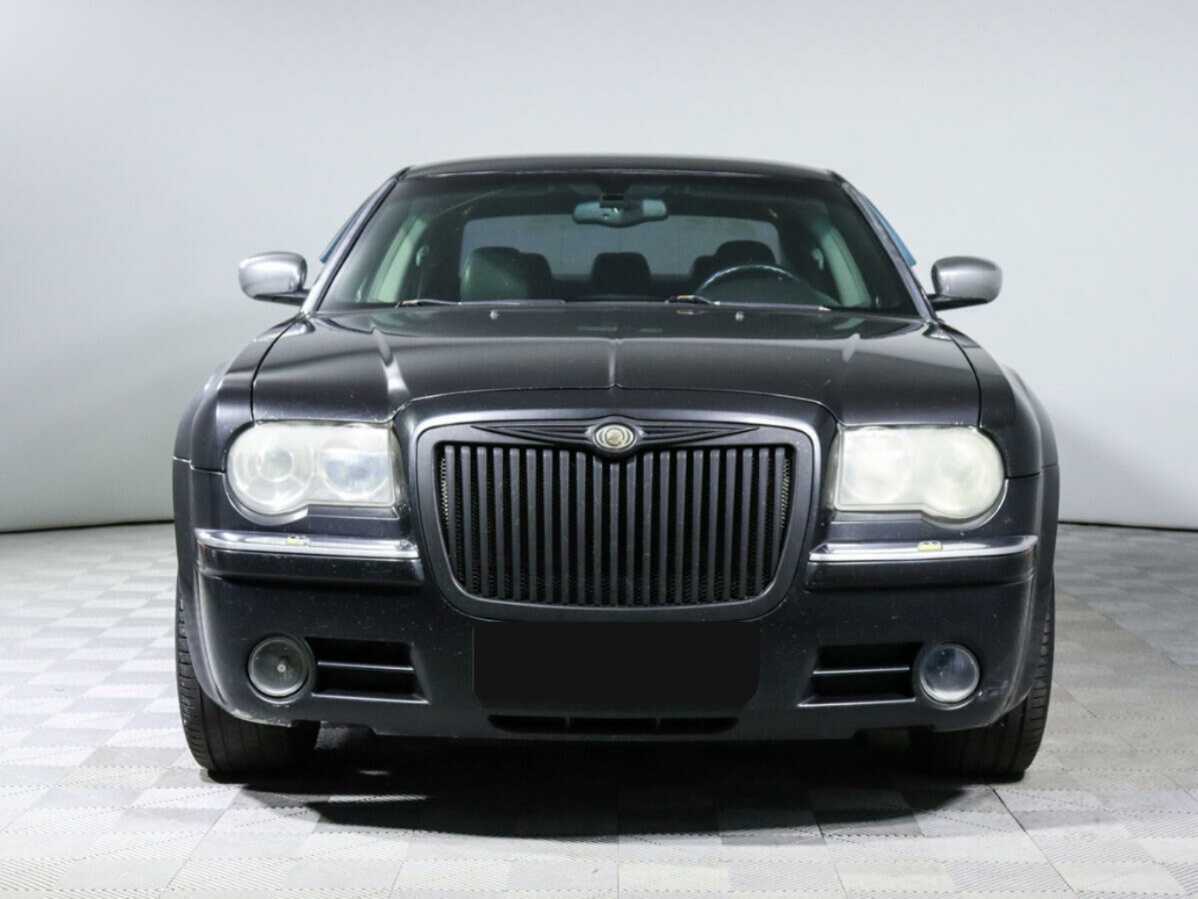 Chrysler 300C 2005 года с пробегом. Фото: #1