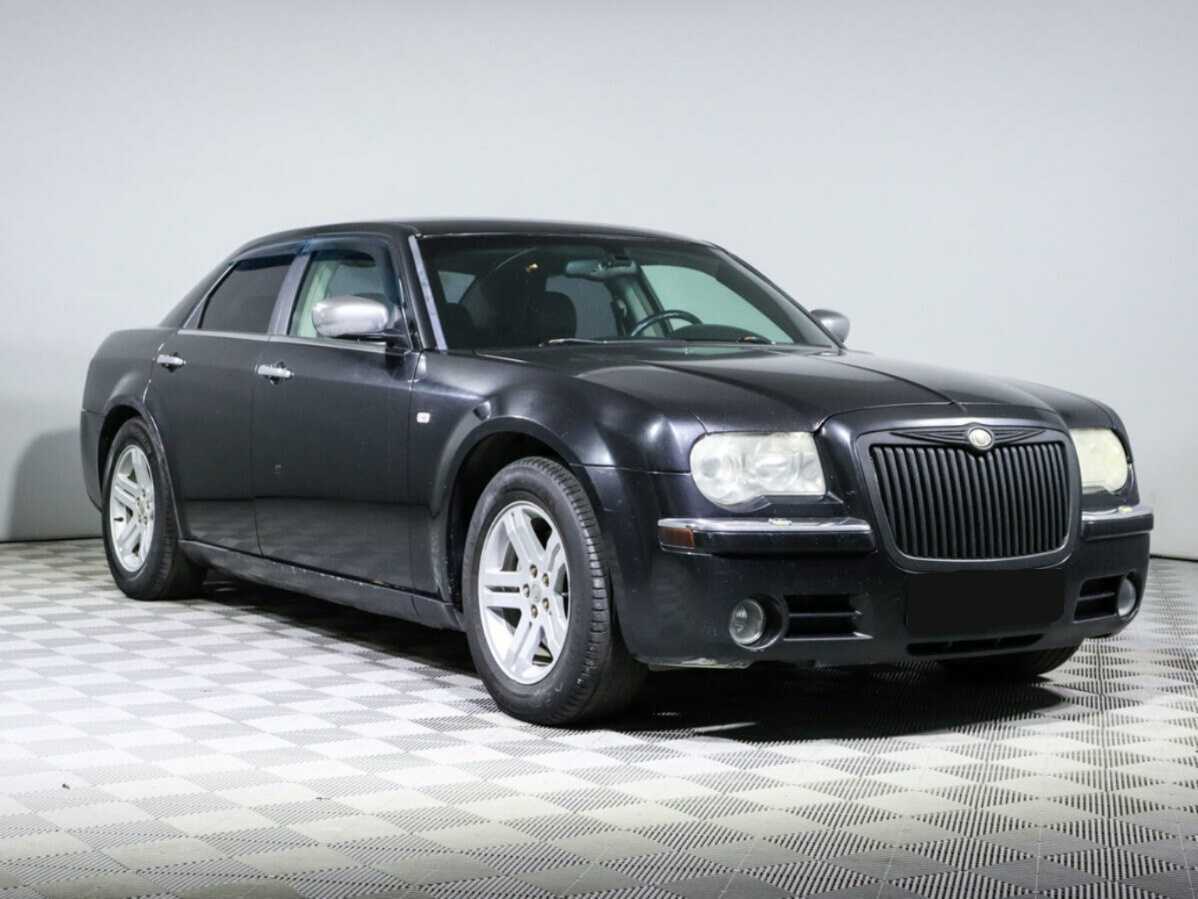 Chrysler 300C 2005 года с пробегом. Фото: #2