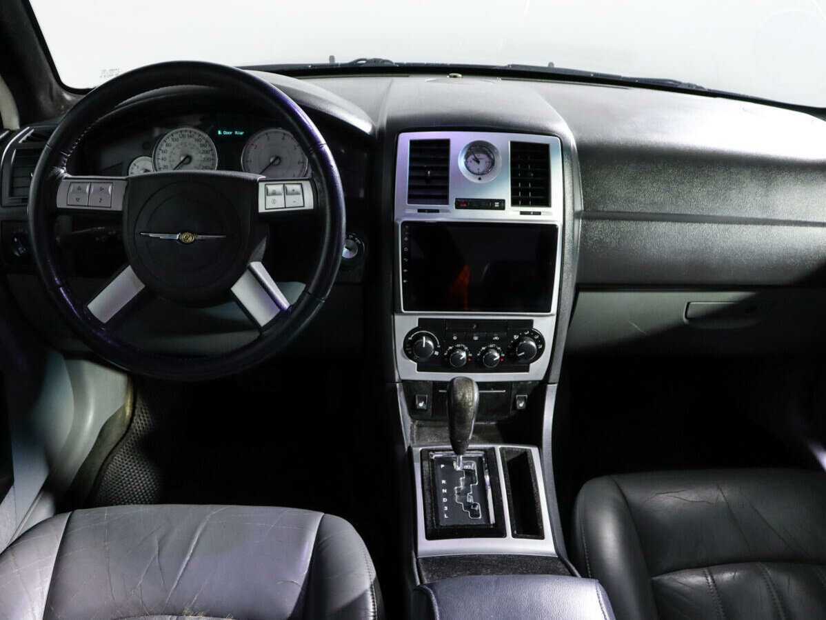 Chrysler 300C 2005 года с пробегом. Фото: #9