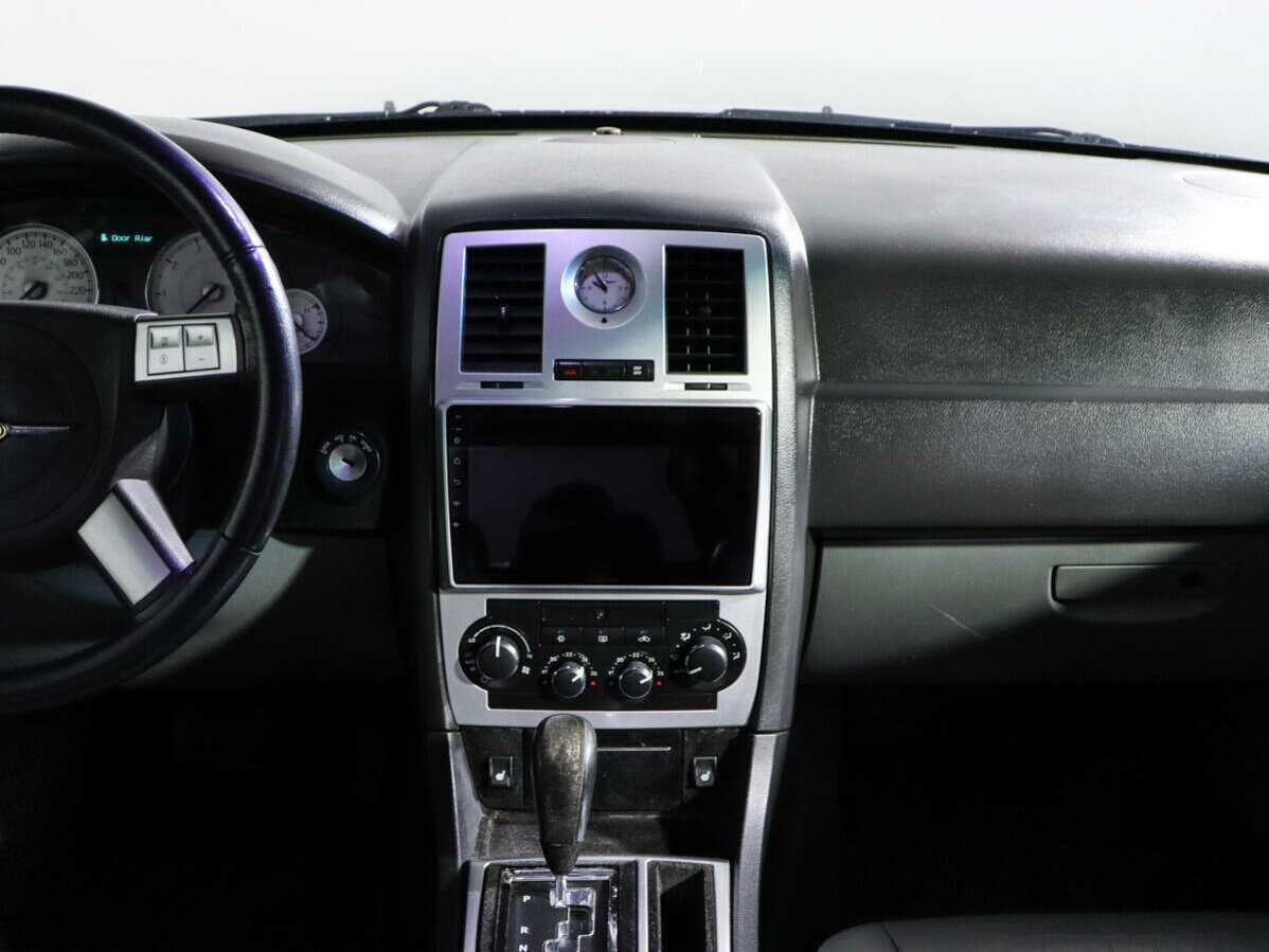 Chrysler 300C 2005 года с пробегом. Фото: #10