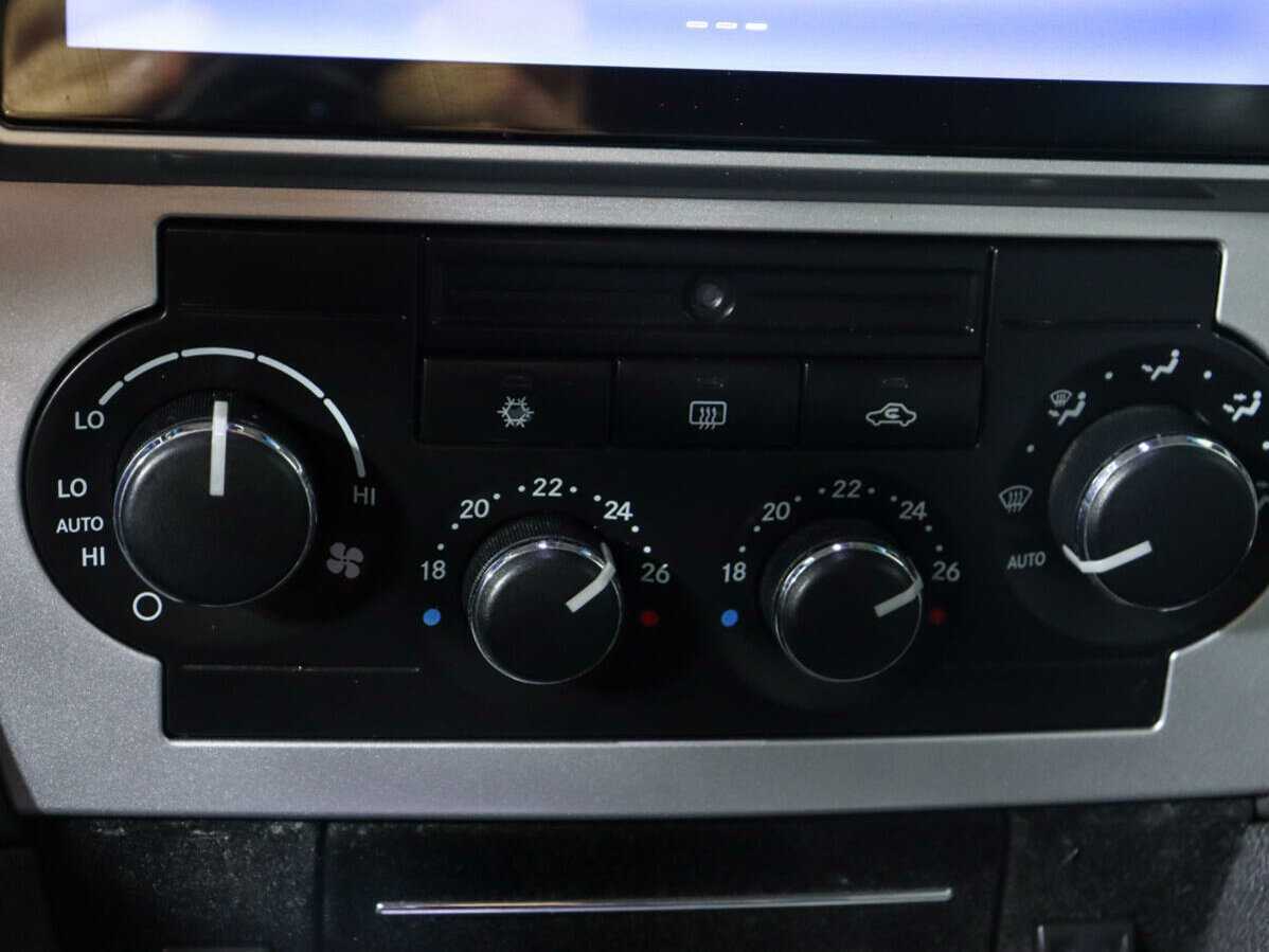 Chrysler 300C 2005 года с пробегом. Фото: #15