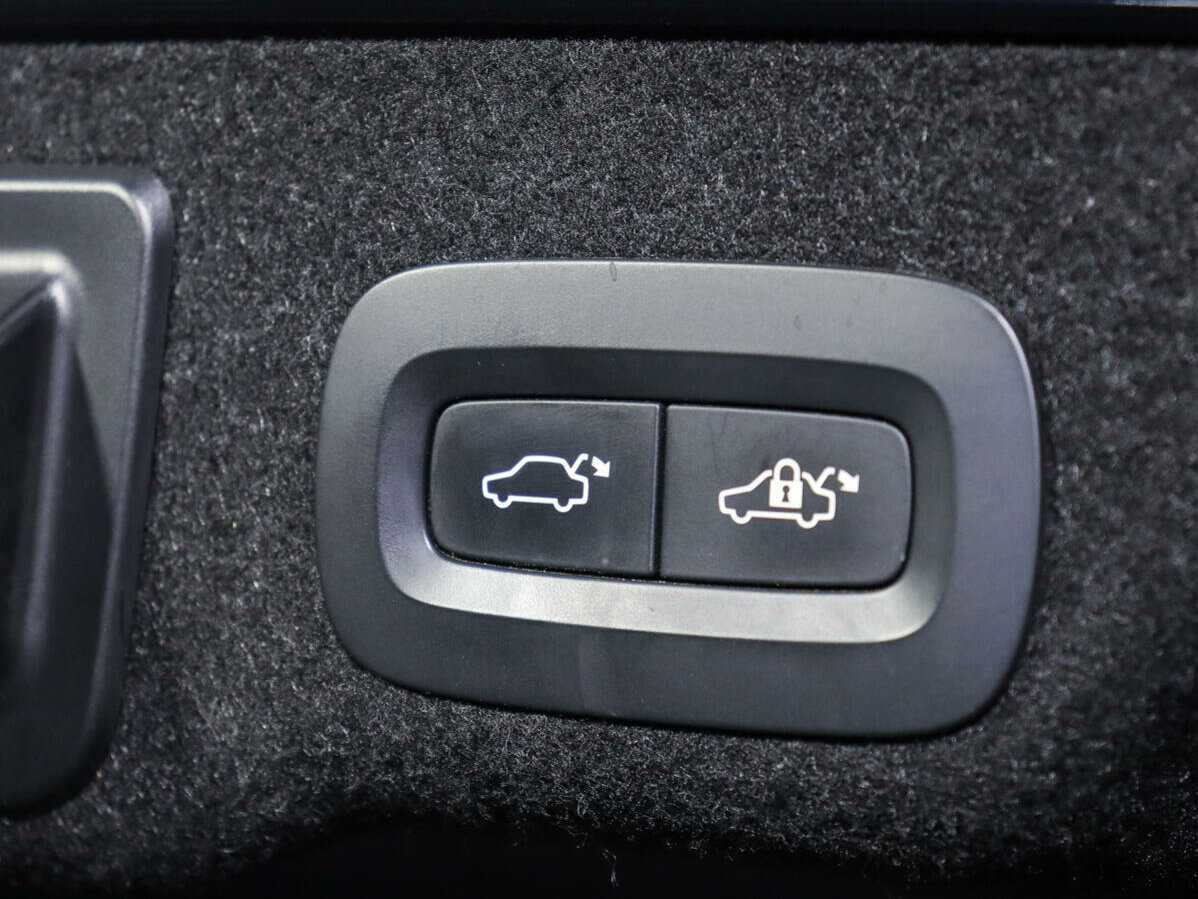 Volvo S90 2020 года с пробегом. Фото: #12