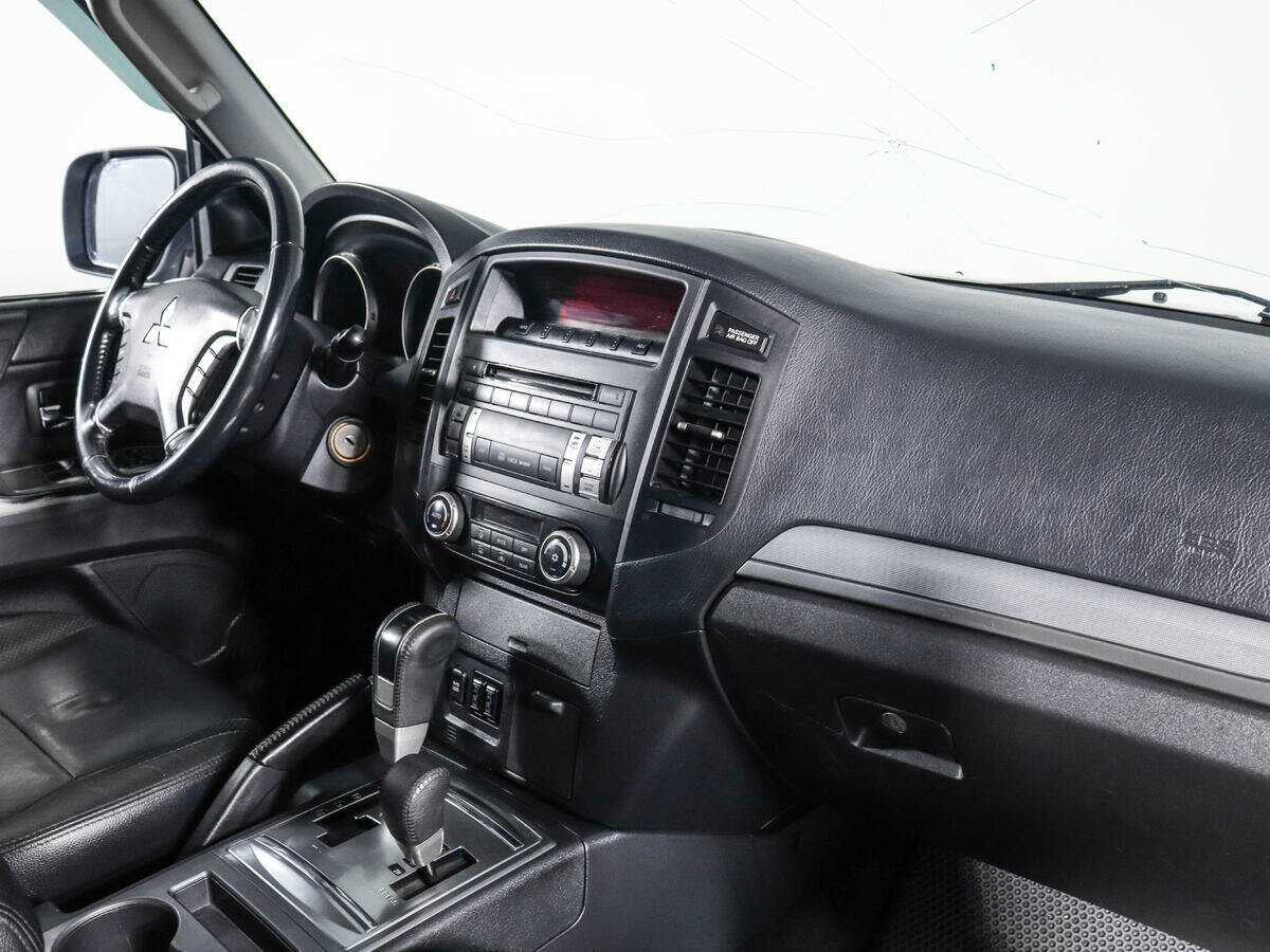 Mitsubishi Pajero 2011 года с пробегом. Фото: #6