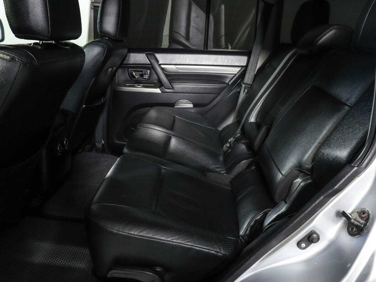 Mitsubishi Pajero 2011 года с пробегом. Фото: #7