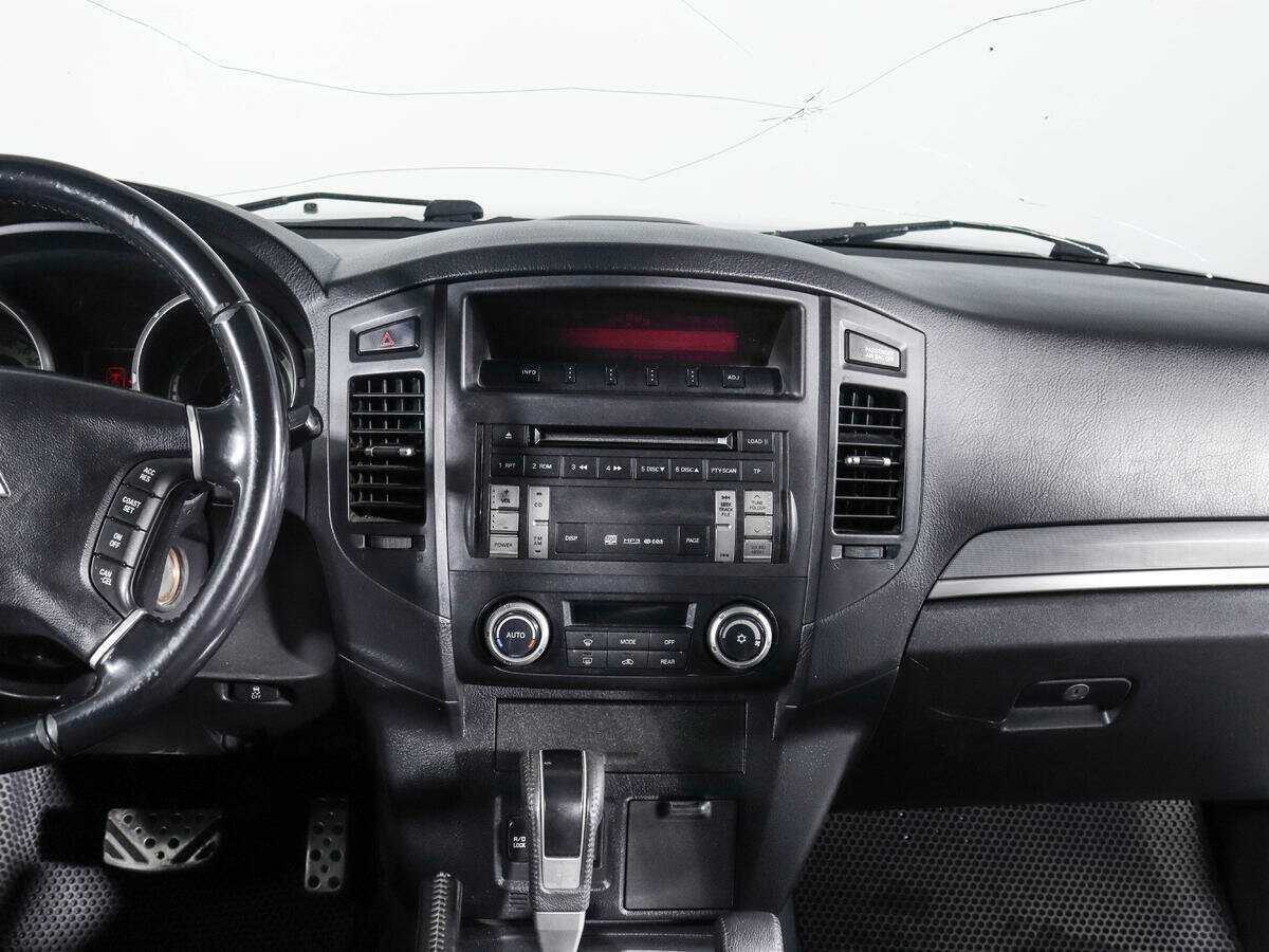 Mitsubishi Pajero 2011 года с пробегом. Фото: #10