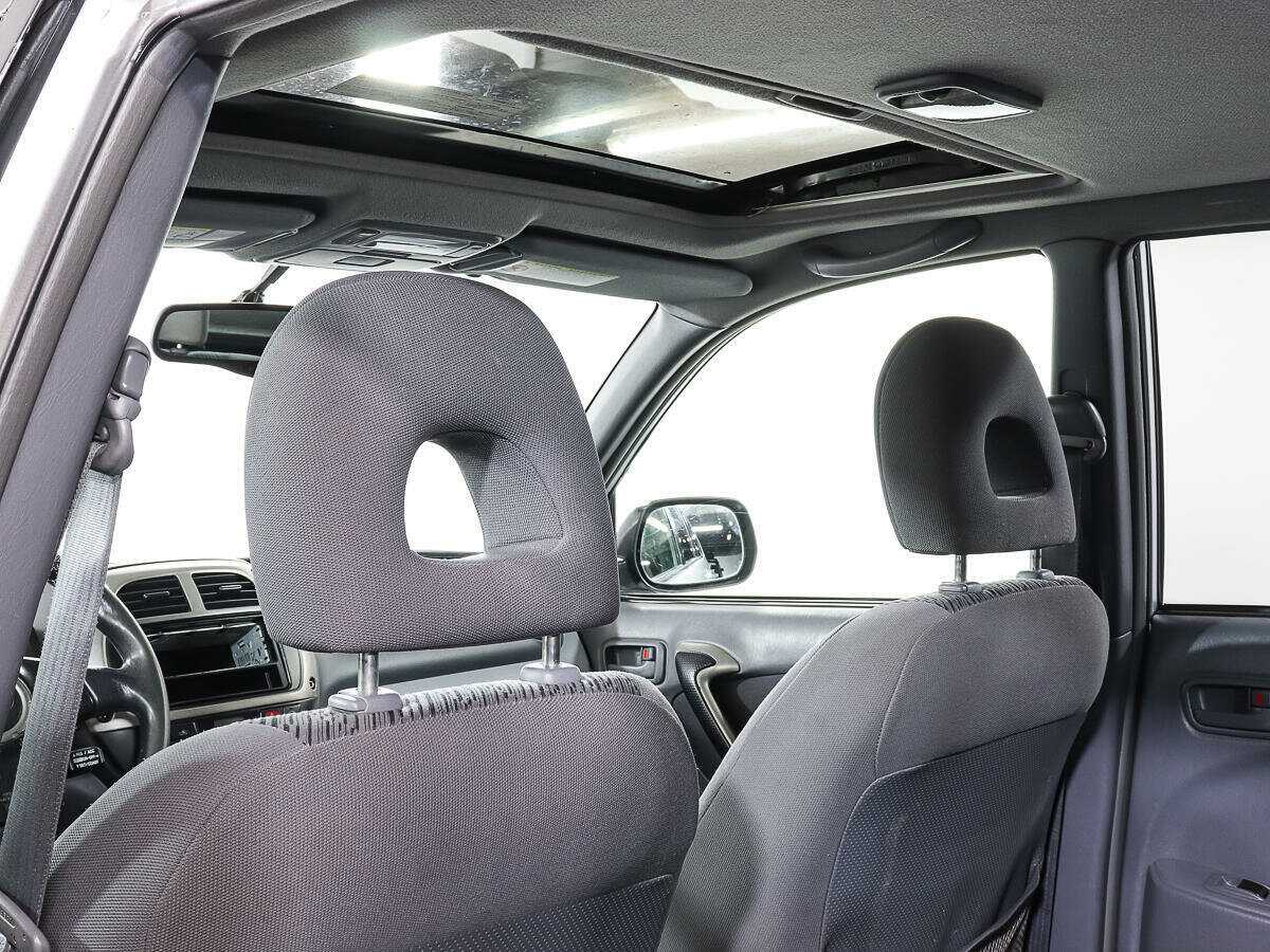 Toyota RAV4 2002 года с пробегом. Фото: #12