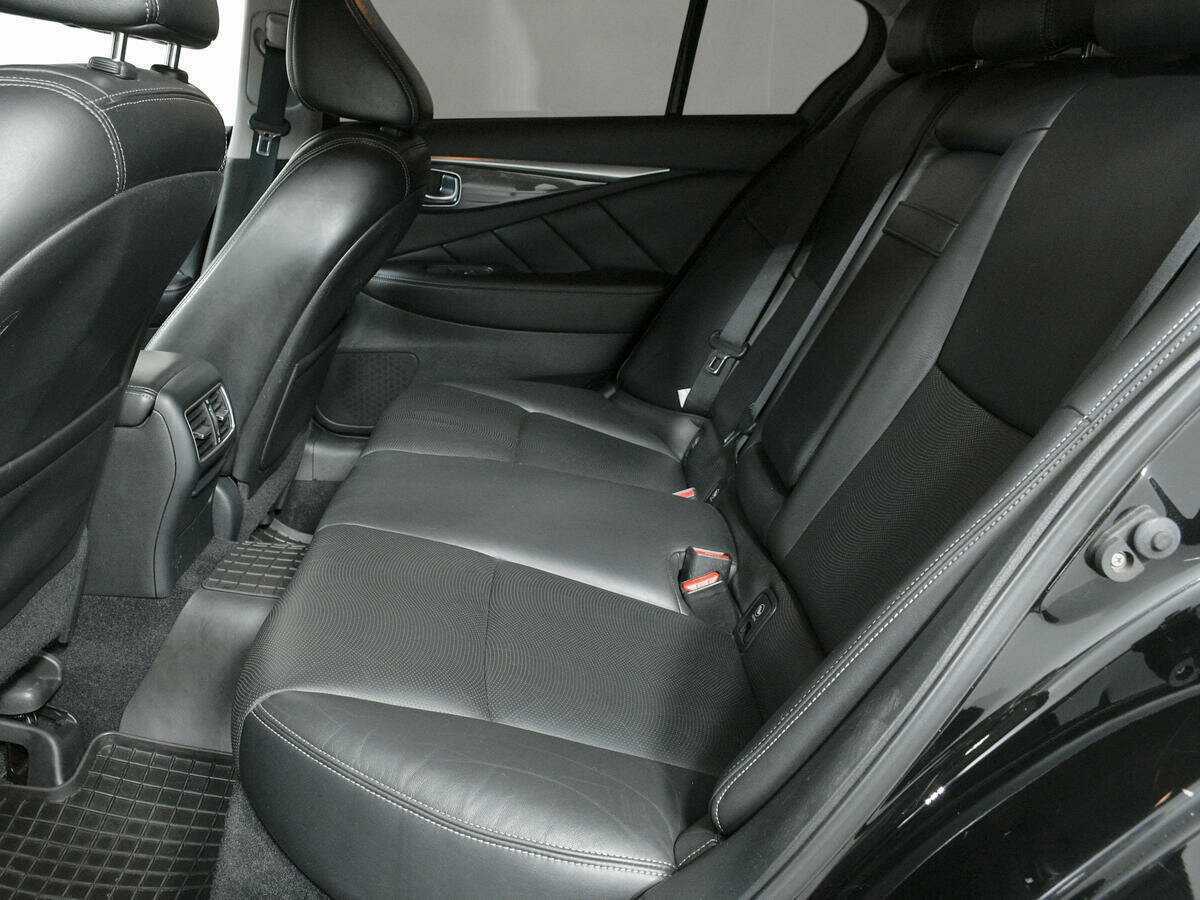 Infiniti Q50 2014 года с пробегом. Фото: #9