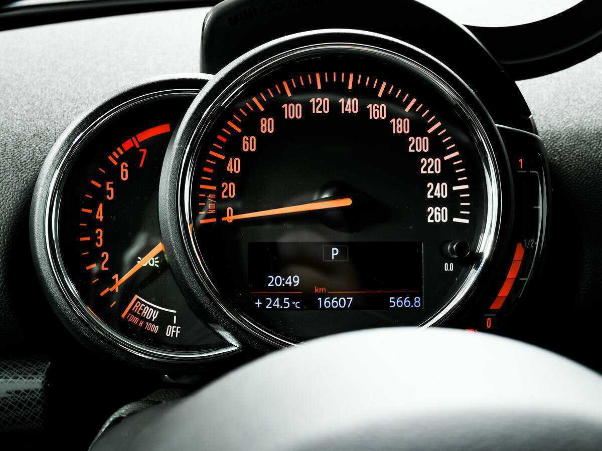 Mini Clubman 2021 года с пробегом. Фото: #9