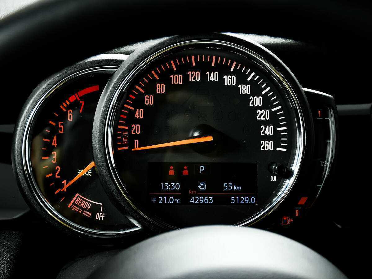 Mini Hatch 2021 года с пробегом. Фото: #9