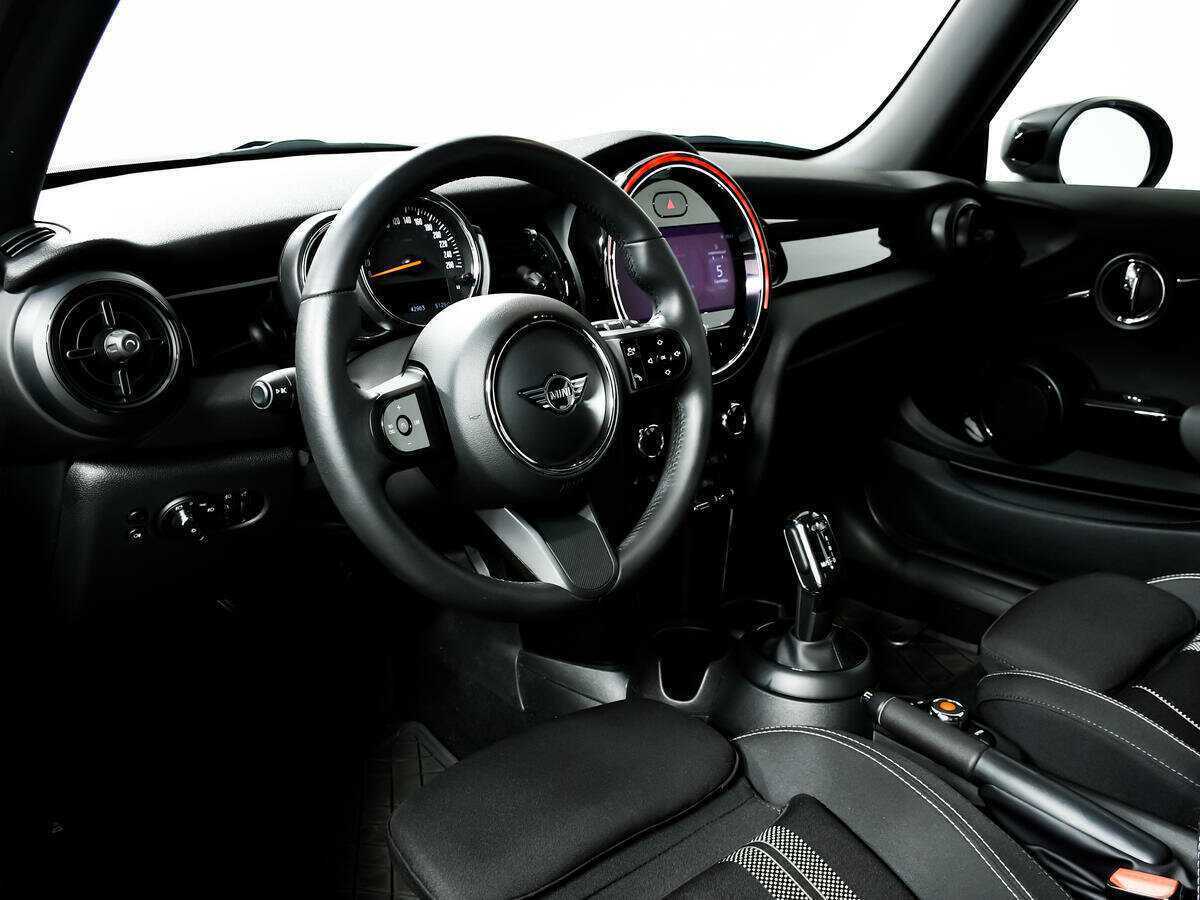 Mini Hatch 2021 года с пробегом. Фото: #12