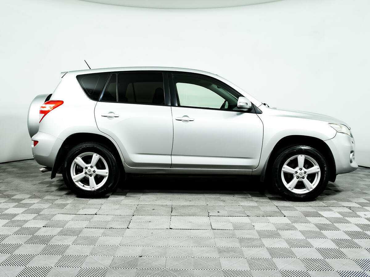 Toyota RAV4 2010 года с пробегом. Фото: #3