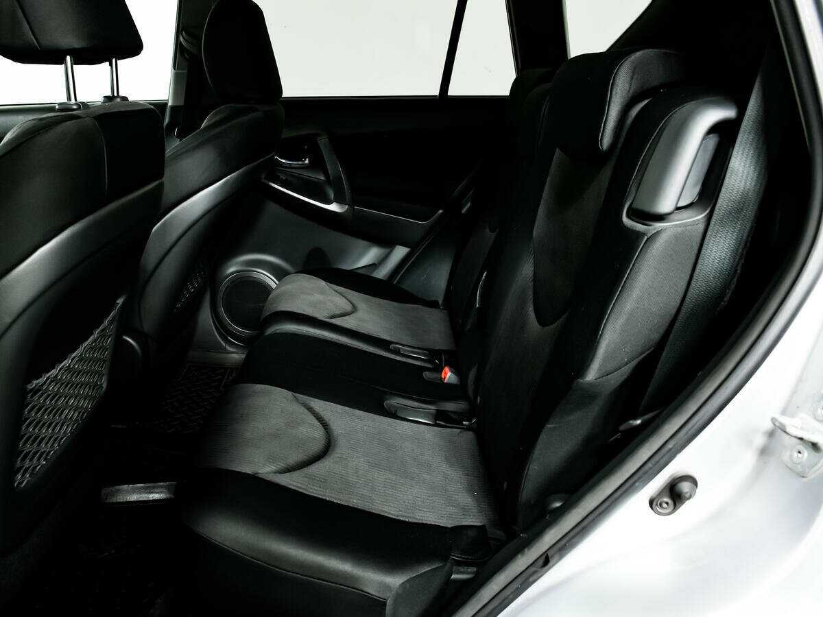 Toyota RAV4 2010 года с пробегом. Фото: #11