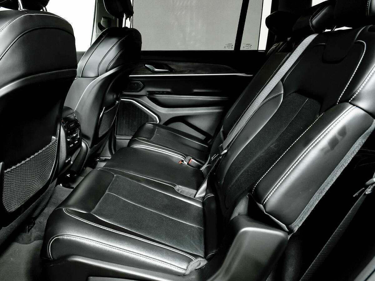 Jeep Grand Cherokee 2022 года с пробегом. Фото: #11