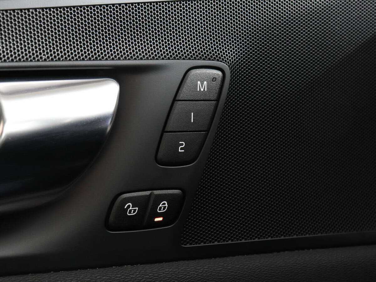 Volvo XC60 2020 года с пробегом. Фото: #12