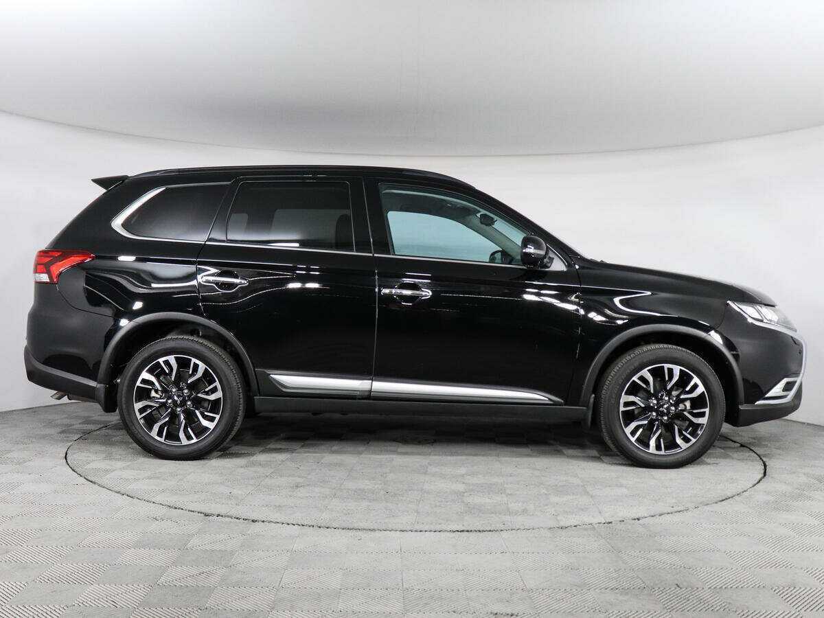 Mitsubishi Outlander 2022 года с пробегом. Фото: #3