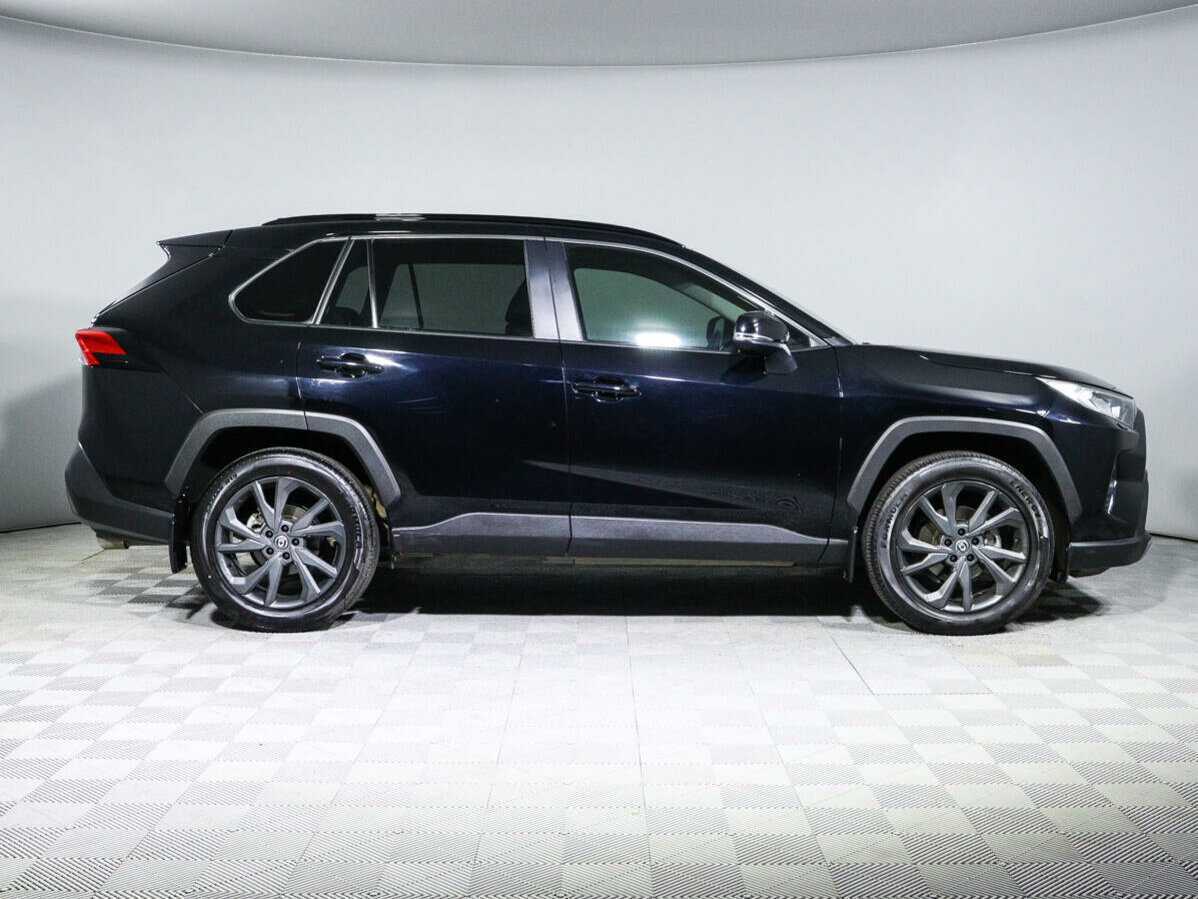 Toyota RAV4 2021 года с пробегом. Фото: #3