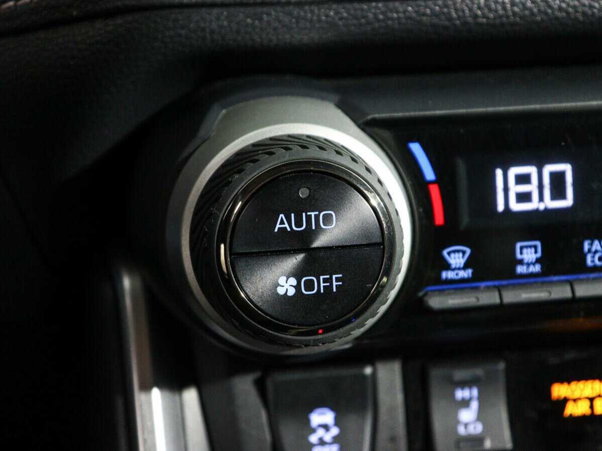 Toyota RAV4 2021 года с пробегом. Фото: #17