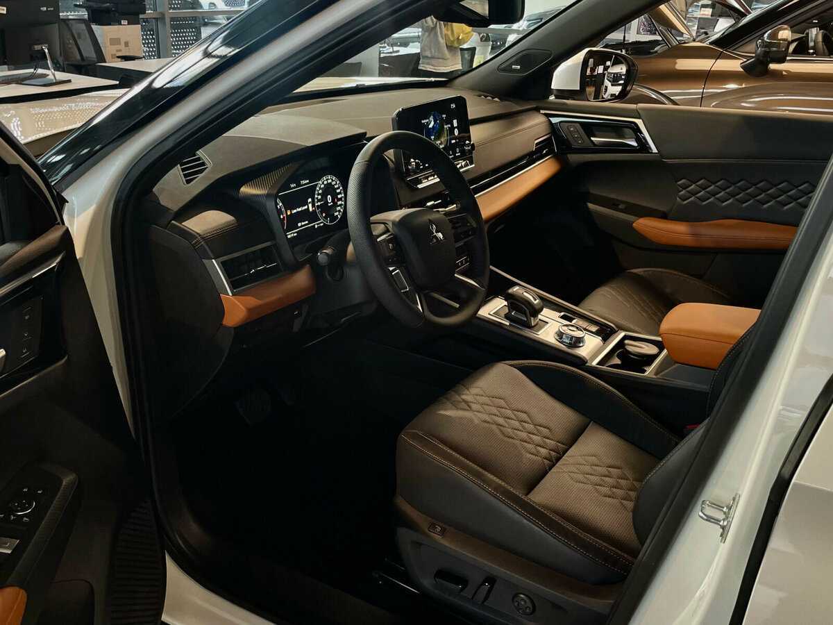 Mitsubishi Outlander 2022 года с пробегом. Фото: #3