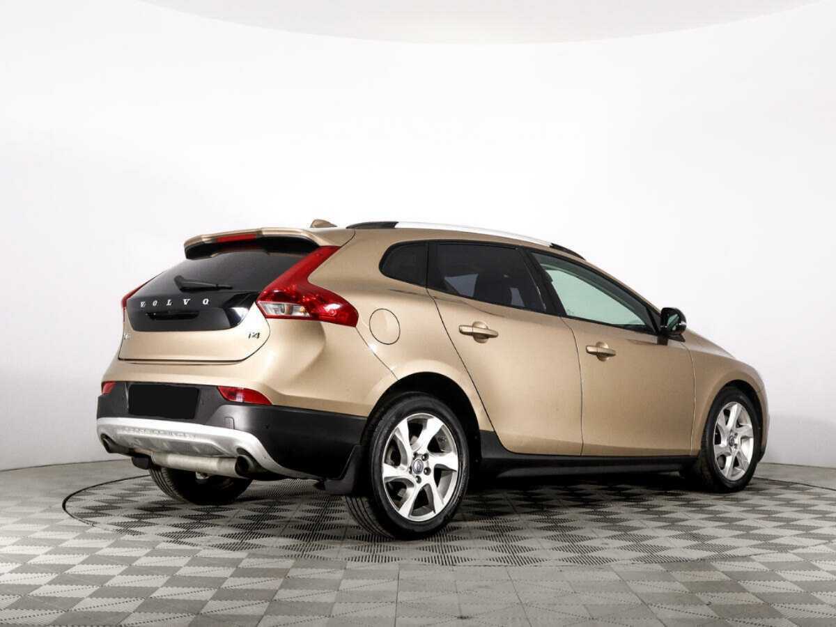 Volvo V40 Cross Country 2014 года с пробегом. Фото: #4