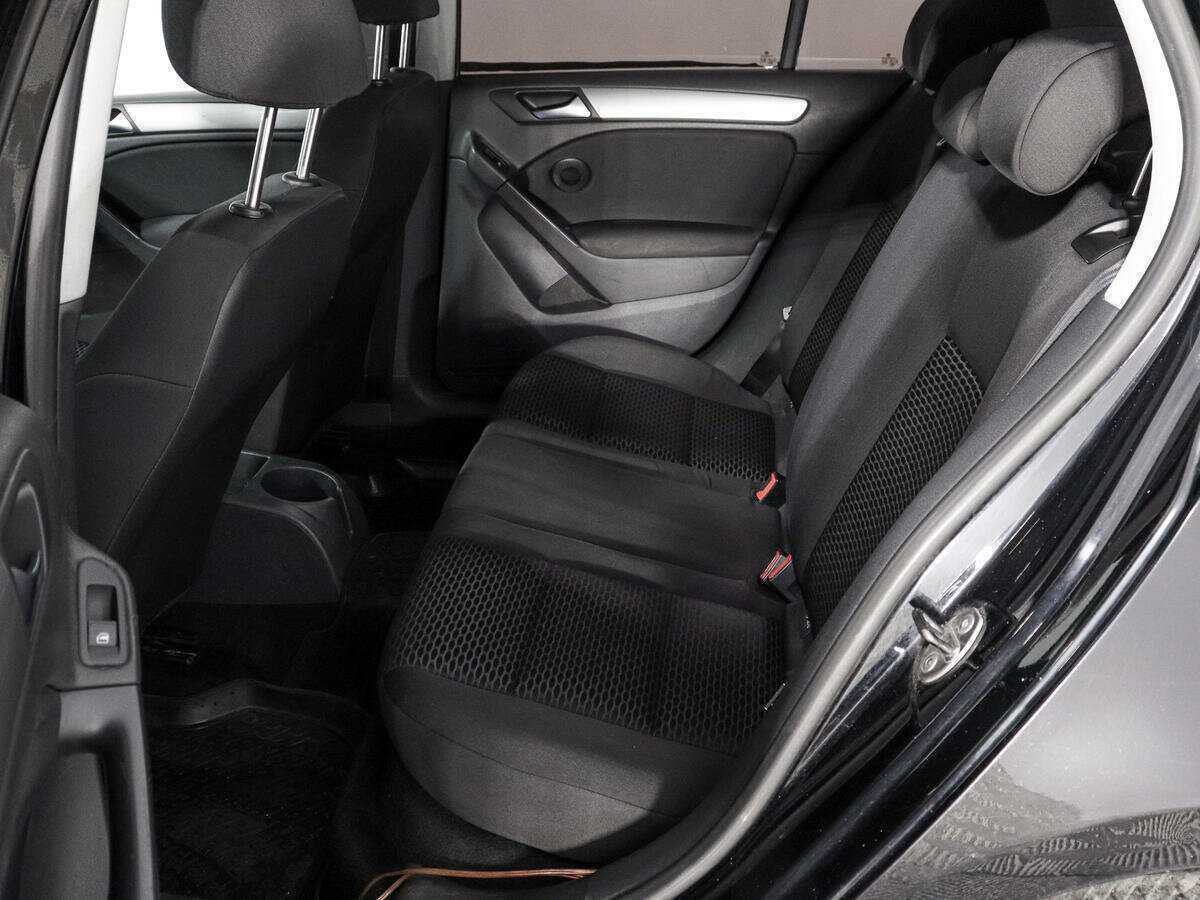 Volkswagen Golf 2009 года с пробегом. Фото: #8