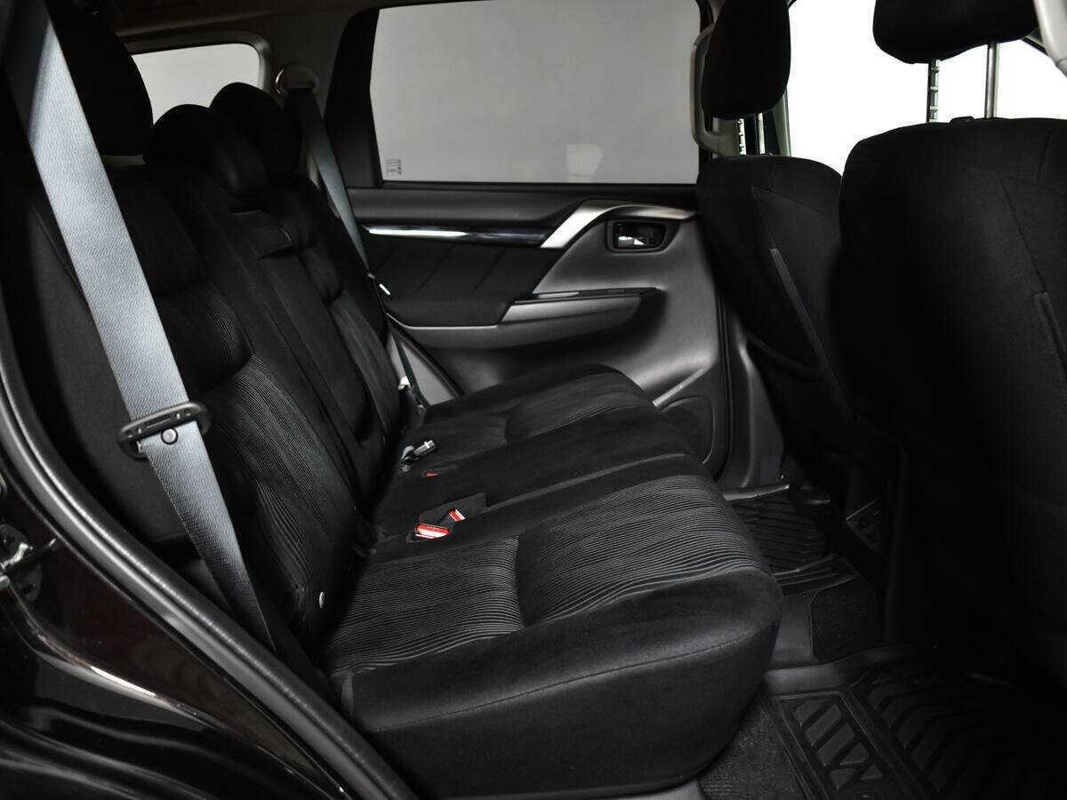 Mitsubishi Pajero Sport 2019 года с пробегом. Фото: #9