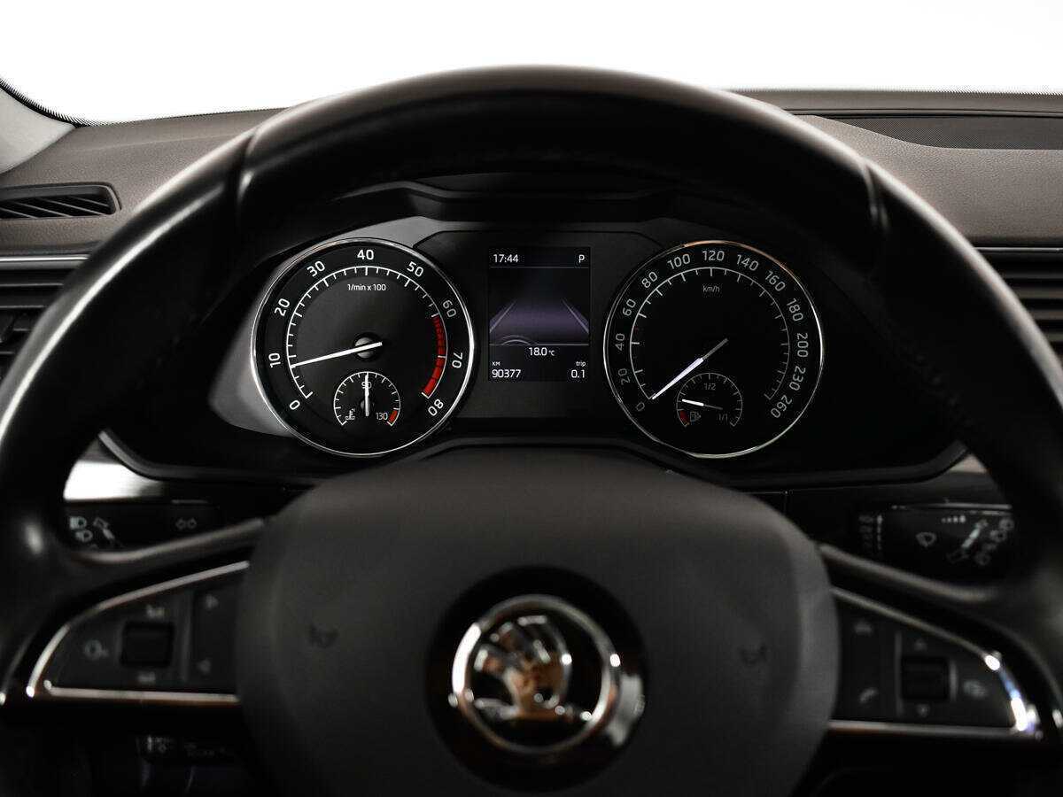 Skoda Superb 2016 года с пробегом. Фото: #10