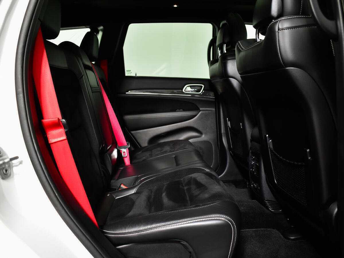 Jeep Grand Cherokee 2016 года с пробегом. Фото: #9