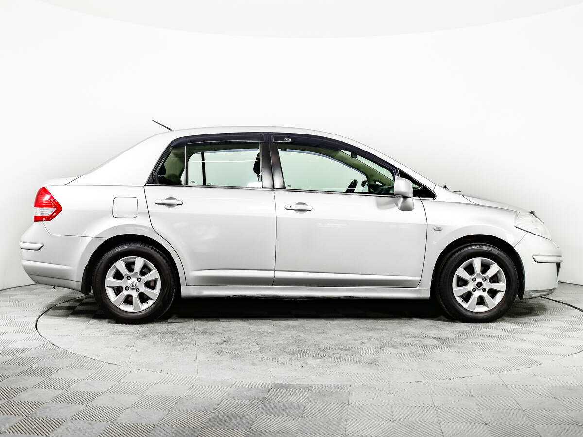 Nissan Tiida 2011 года с пробегом. Фото: #3