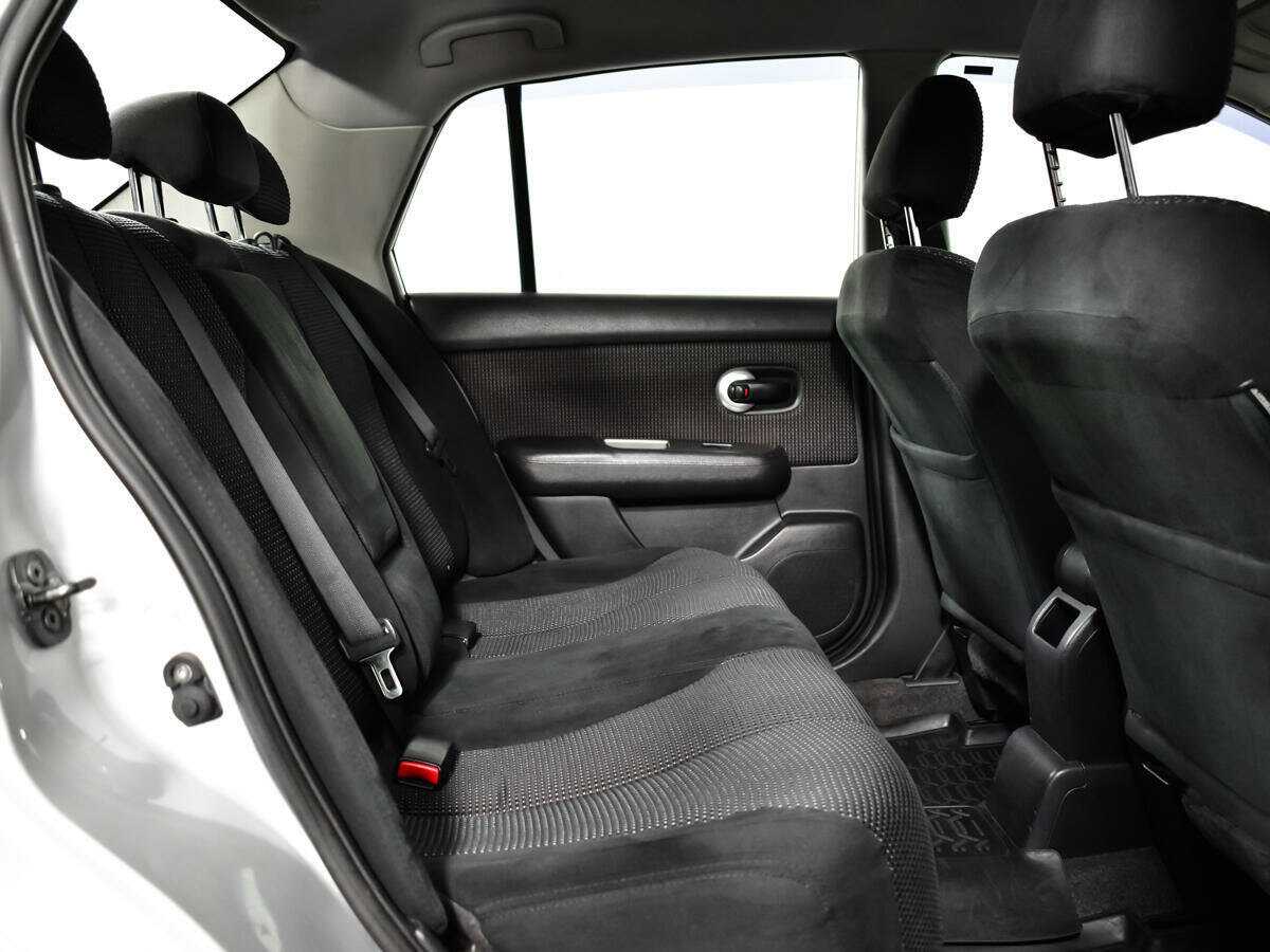 Nissan Tiida 2011 года с пробегом. Фото: #9