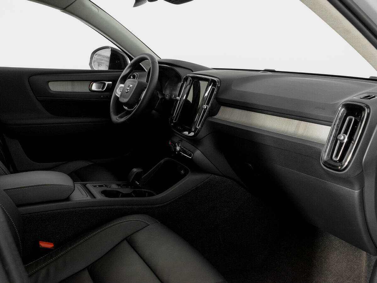 Volvo XC40 2023 года с пробегом. Фото: #6