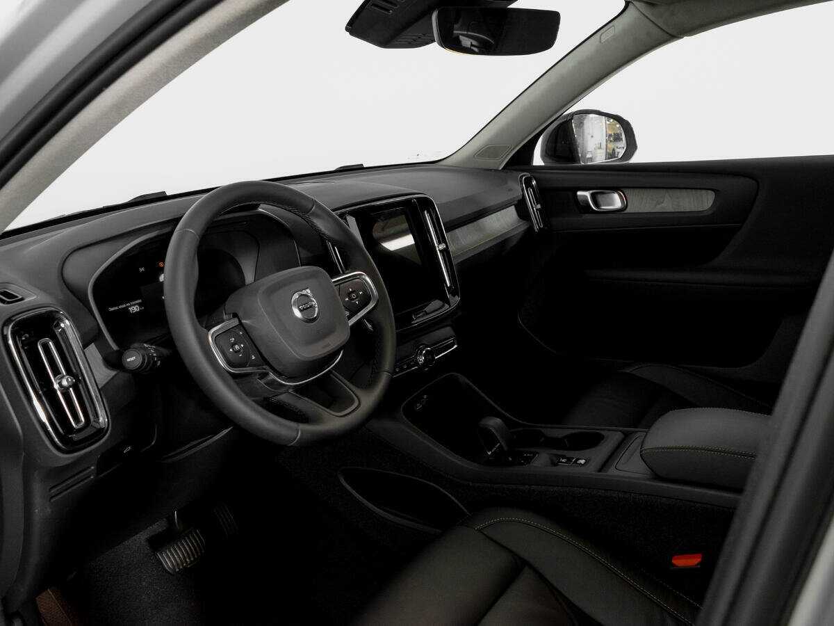 Volvo XC40 2023 года с пробегом. Фото: #12