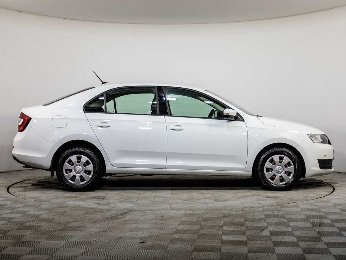 Б/У Шкода Рапид 2017 года. Фото: #2