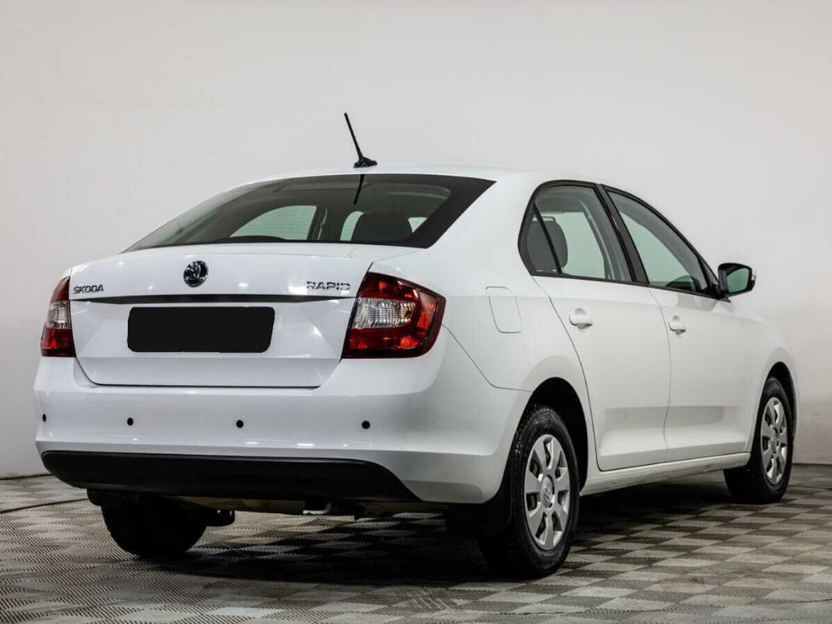 Б/У Шкода Рапид 2017 года. Фото: #3