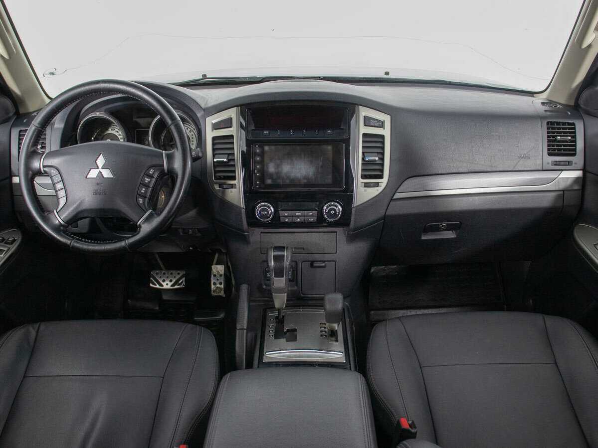 Mitsubishi Pajero 2017 года с пробегом. Фото: #15
