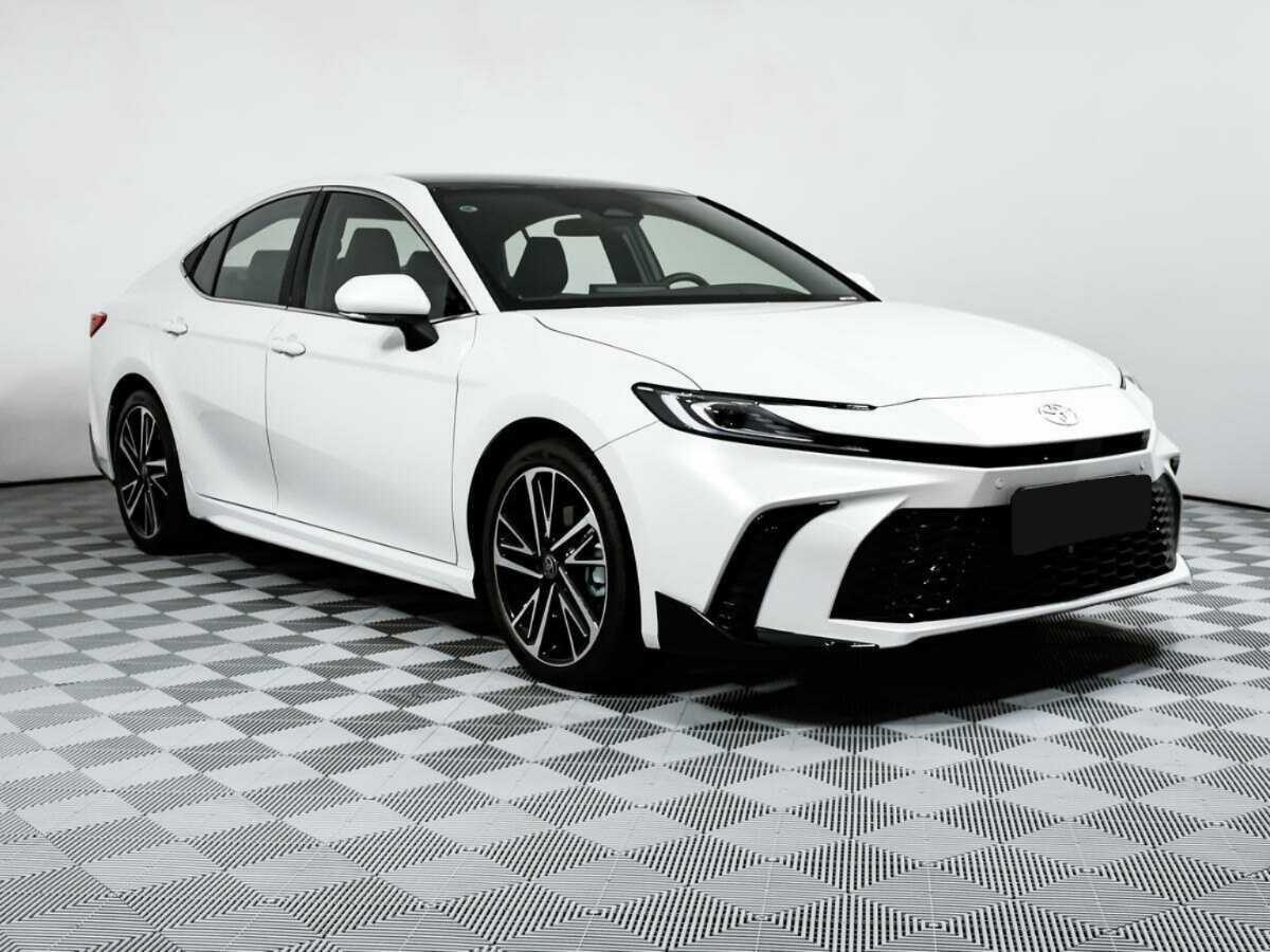 Toyota Camry 2024 года с пробегом. Фото: #2