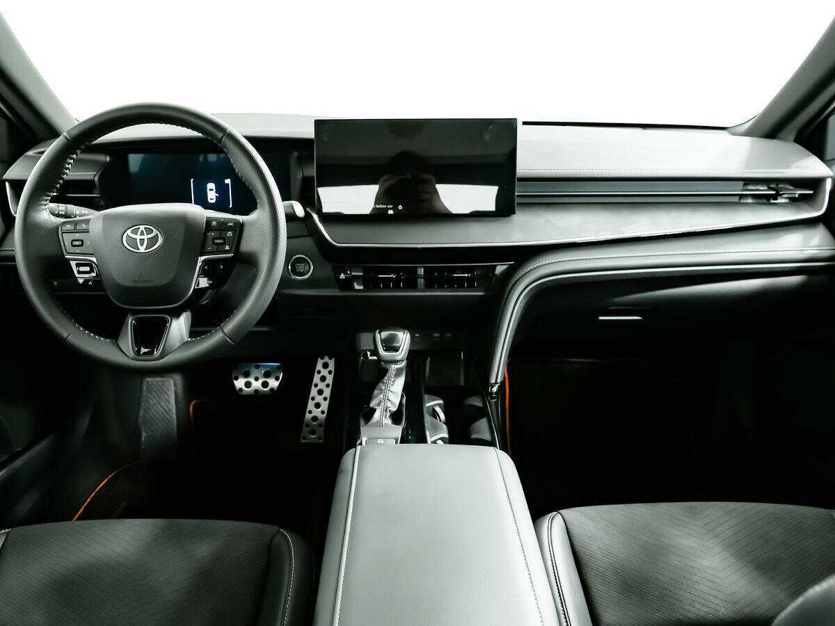 Toyota Camry 2024 года с пробегом. Фото: #10
