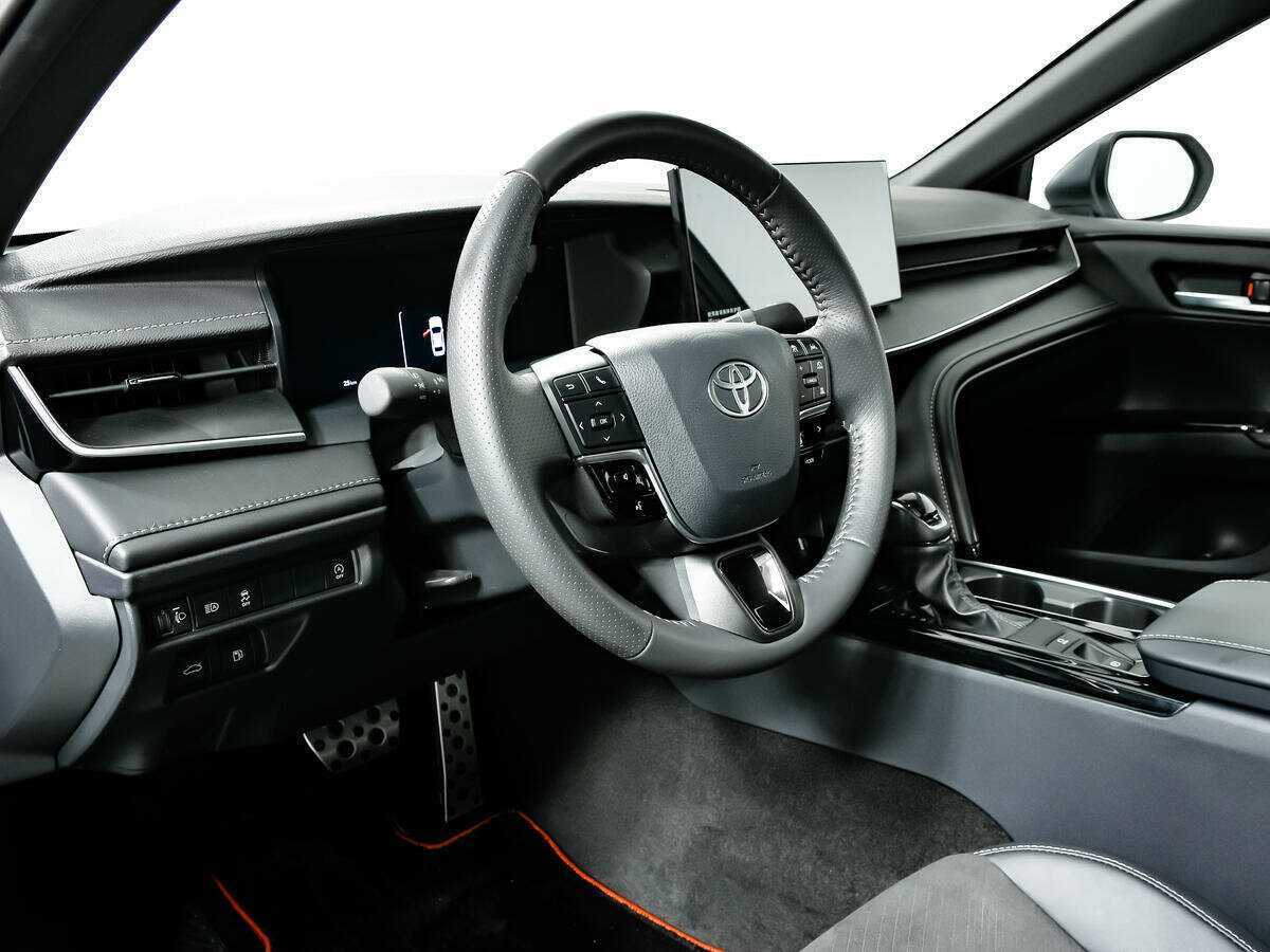 Toyota Camry 2024 года с пробегом. Фото: #12