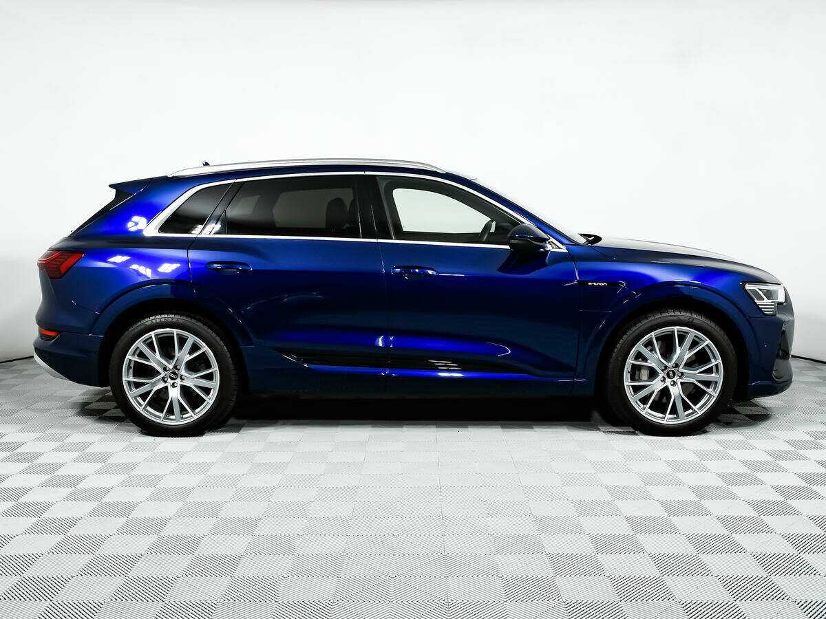Audi e-tron 2022 года с пробегом. Фото: #3