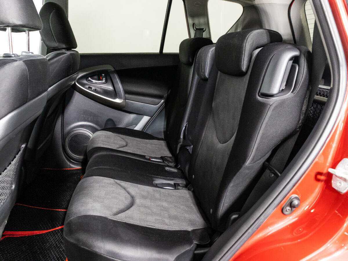 Toyota RAV4 2010 года с пробегом. Фото: #9