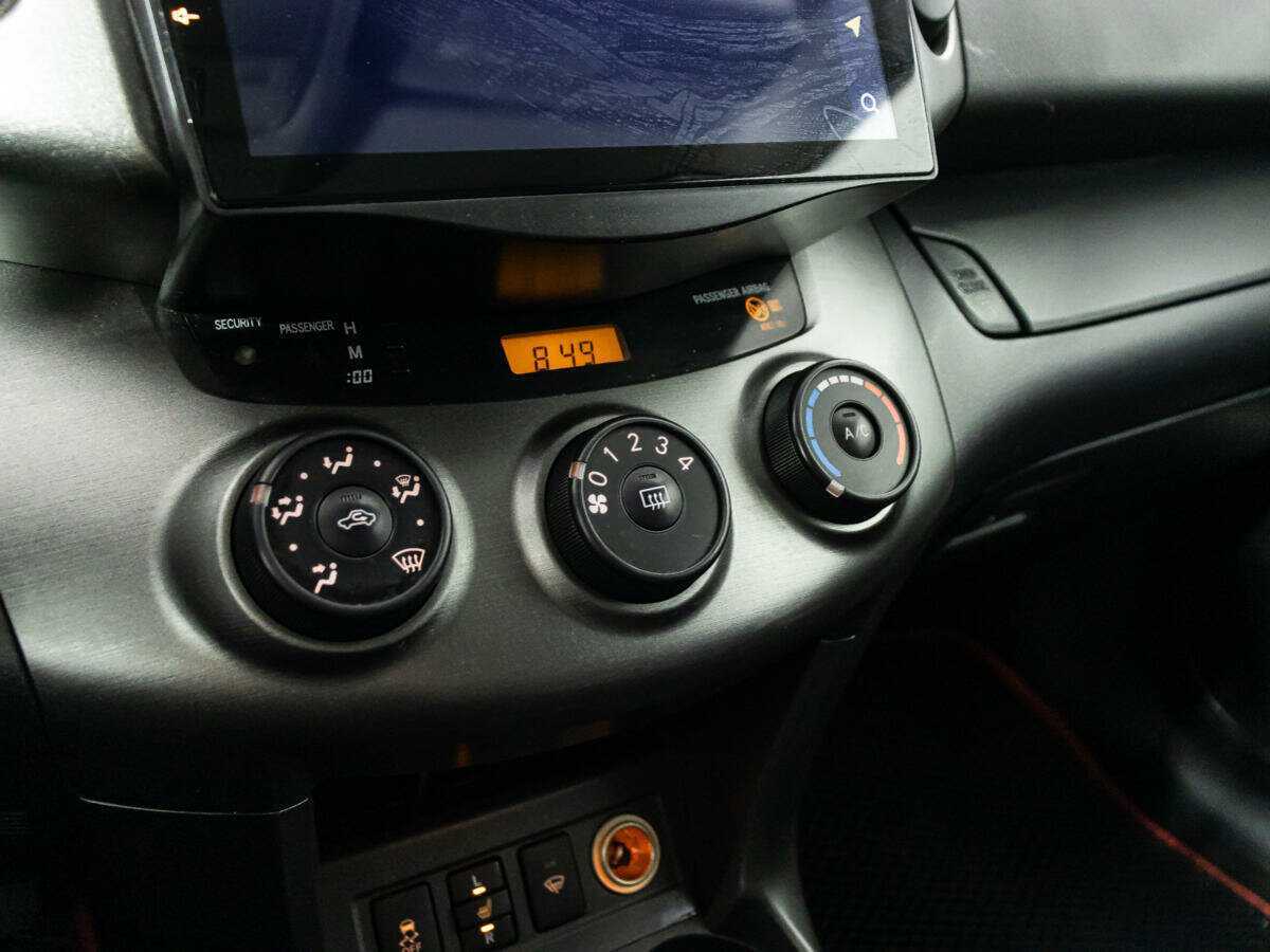 Toyota RAV4 2010 года с пробегом. Фото: #14