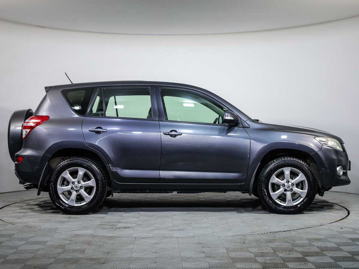 Toyota RAV4 2011 года с пробегом. Фото: #2