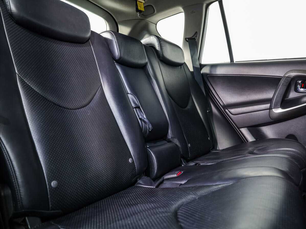 Toyota RAV4 2011 года с пробегом. Фото: #11