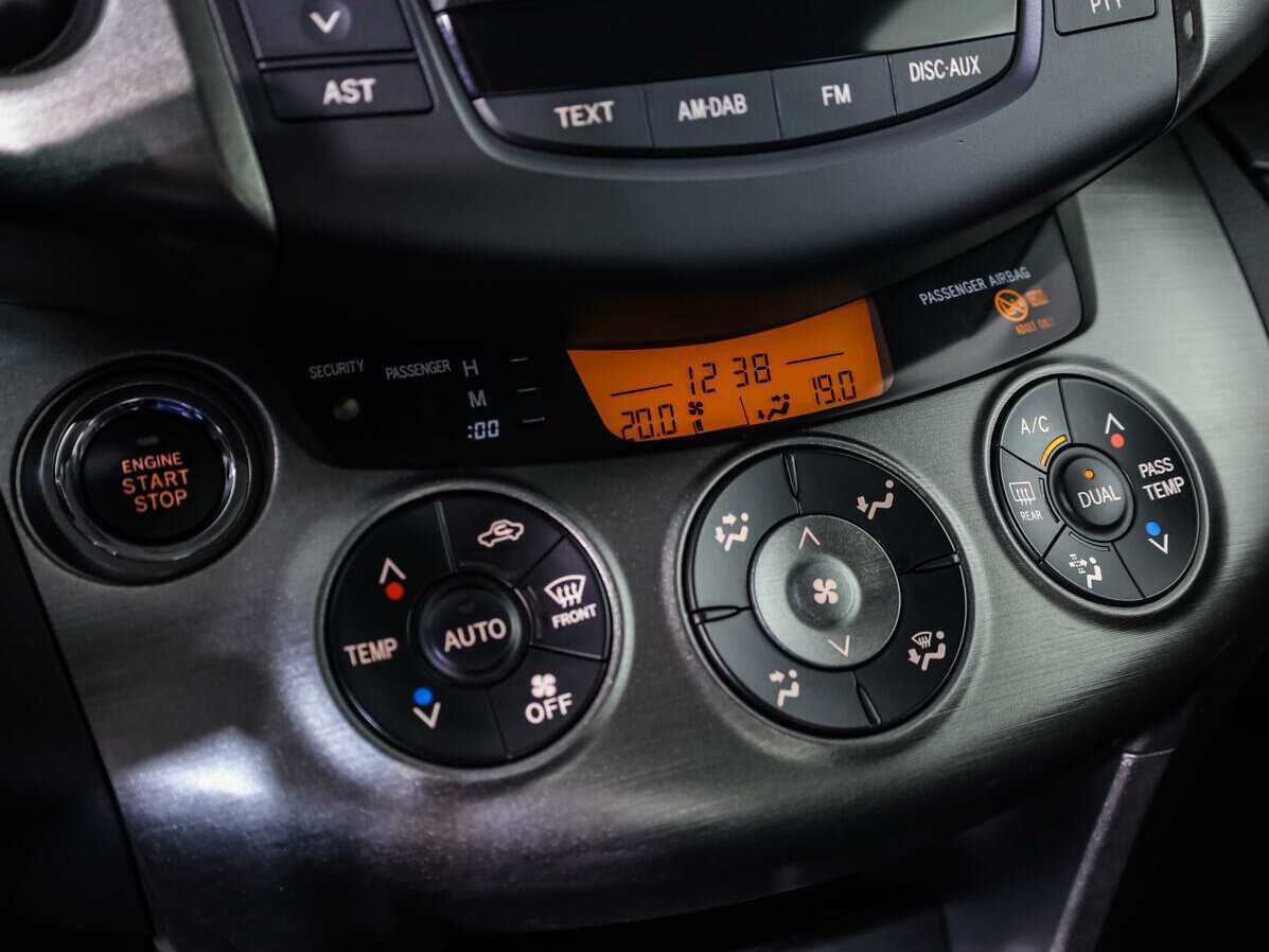 Toyota RAV4 2011 года с пробегом. Фото: #12