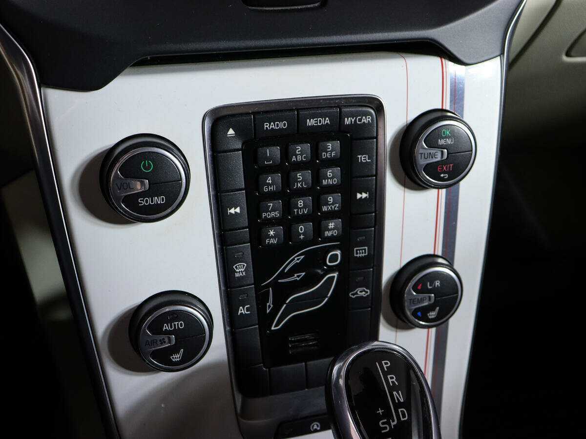 Volvo V40 Cross Country 2014 года с пробегом. Фото: #16