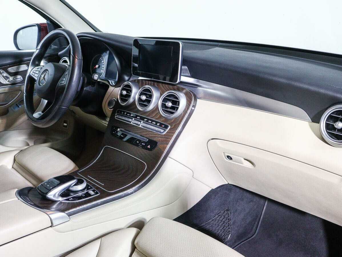 Mercedes-Benz GLC Coupe 2017 года с пробегом. Фото: #4