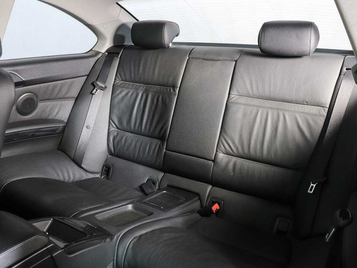 BMW 3 серии 2008 года с пробегом. Фото: #8