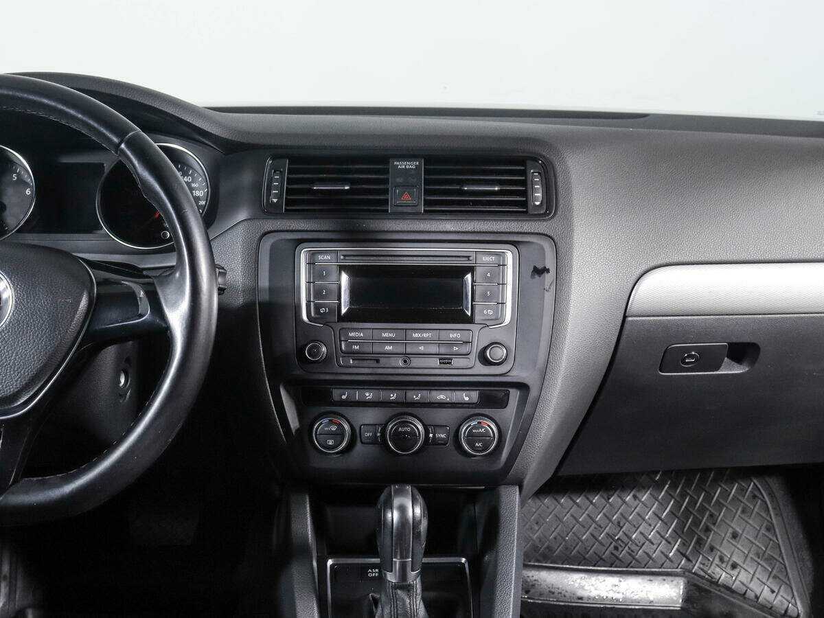 Б/У Фольксваген Джетта 2015 года. Фото: #10