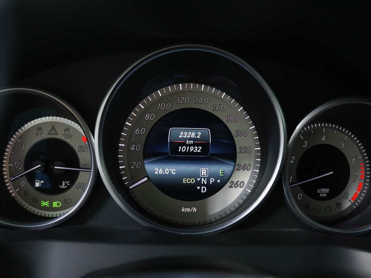 Mercedes-Benz E-Класс 2013 года с пробегом. Фото: #8