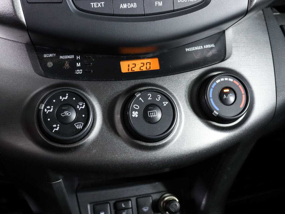 Toyota RAV4 2010 года с пробегом. Фото: #11