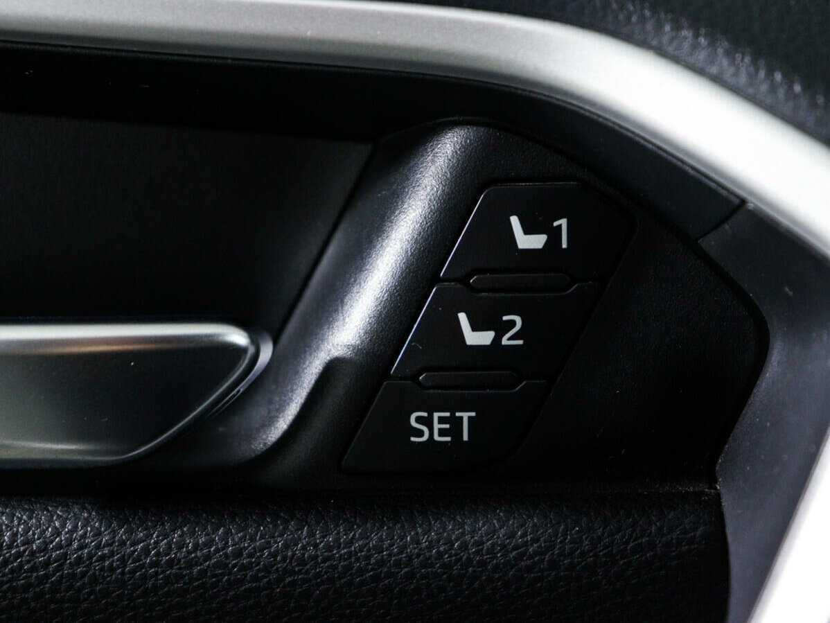 Toyota RAV4 2020 года с пробегом. Фото: #15